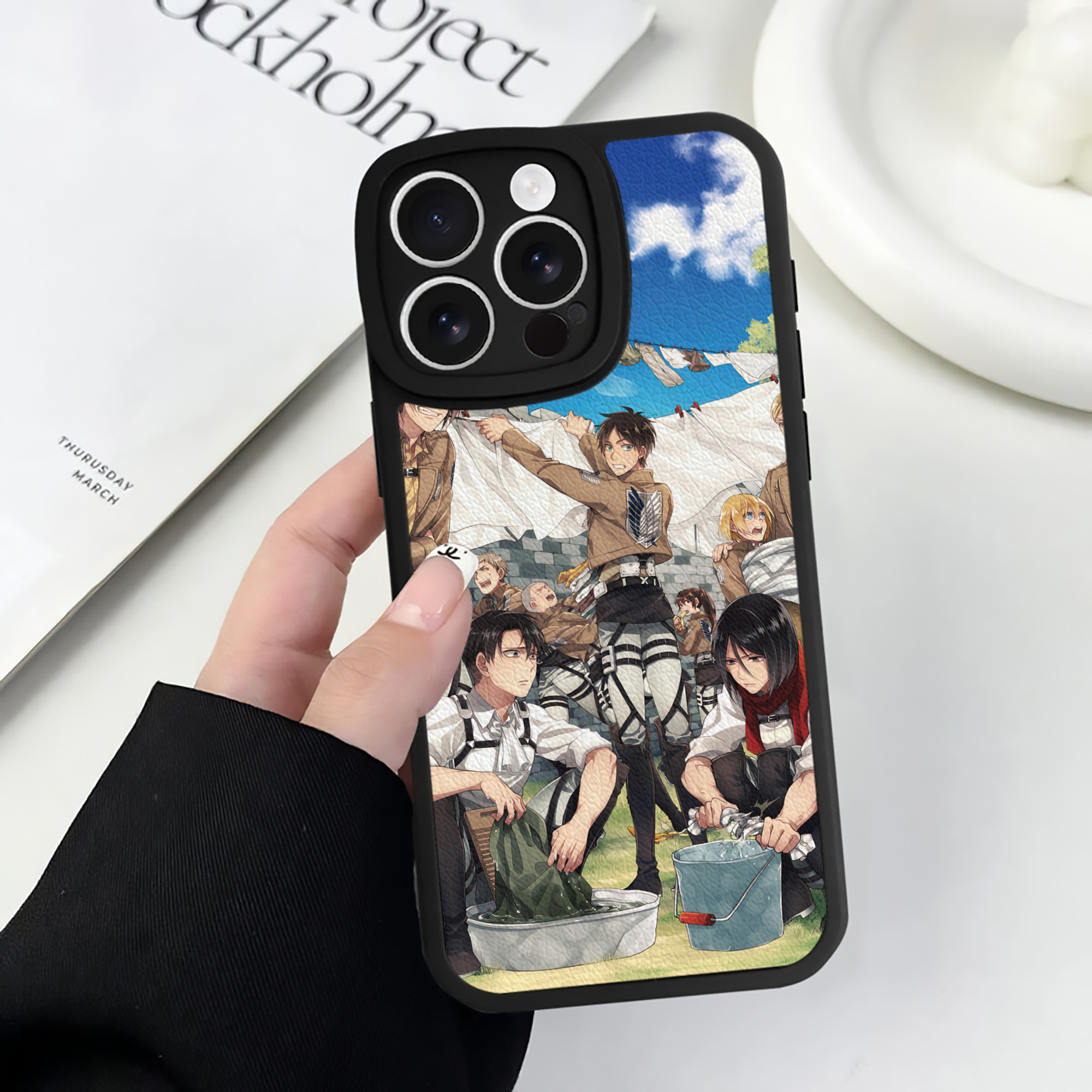（画像用） 進撃の巨人 Attack on Titan 【iPhone 16シリーズ対応】シリコンスマホケース（レザー調） 材質：シリコン